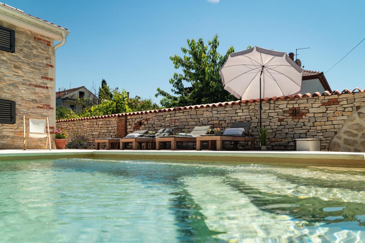 Ferienwohnungen VI La Mare With Heated Pool Ζαντάρ Εξωτερικό φωτογραφία